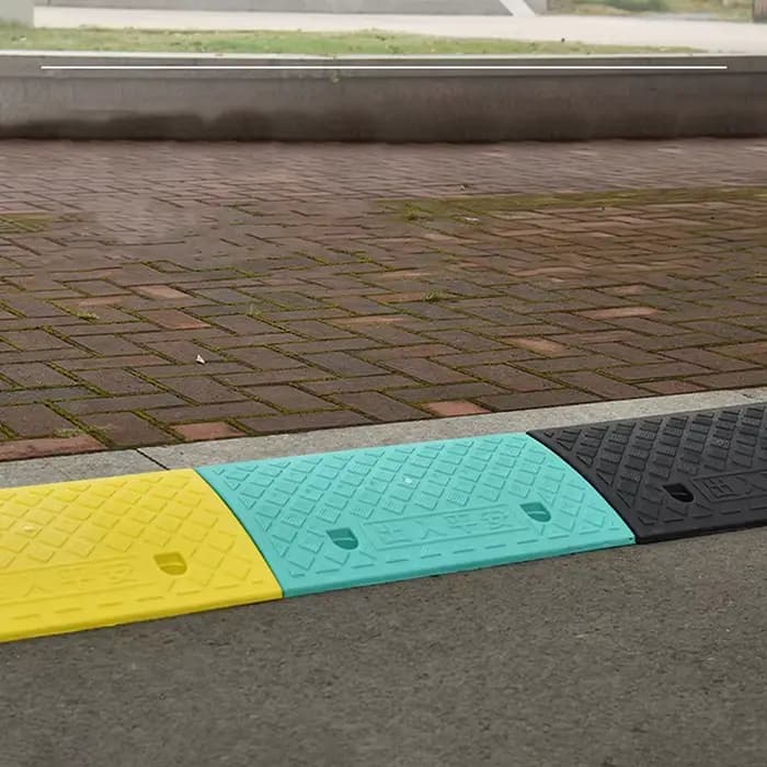 Rampe de trottoir en plastique antidérapante
