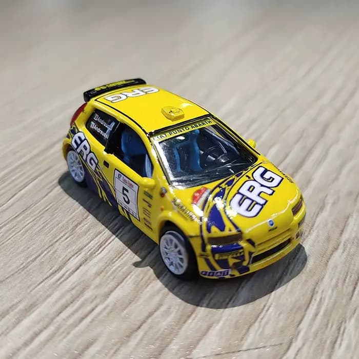 Modèle de voiture classique en résine 1:87, pour Punto Rally (2003), course, édition limitée, jouet de décoration de Collection