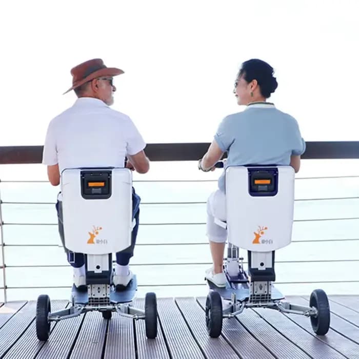 Scooter électrique pliable pour personnes âgées