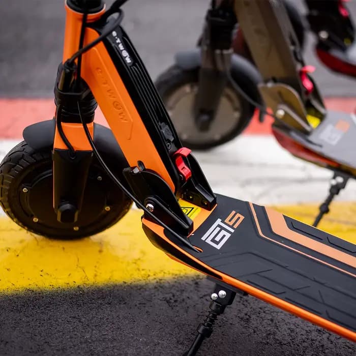 Le plus nouveau scooter électrique original de la version 700W de sport de E-TWOW moteur 48V 9.6 Ah E TWOW Eddie ion de batterie