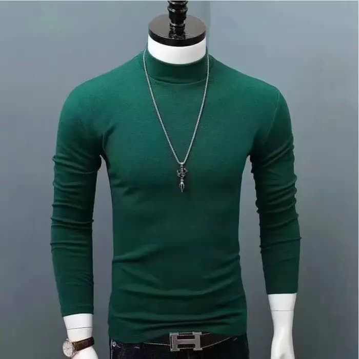 Pull chaud à col mi-haut, 360 ° proche du cou, sans couture pour résister aux vents froids. Utilisation du tissu verrouillé à température pour réaliser