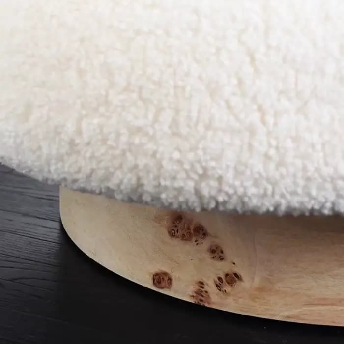 Fauteuils d'appoint pivotants sur pieds