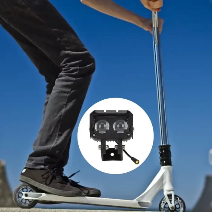 Phares des scooters rechargeables lumière des scooters intelligents améliorés