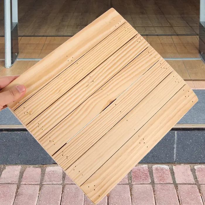 Rampe de seuil en bois pour entrée de maison
