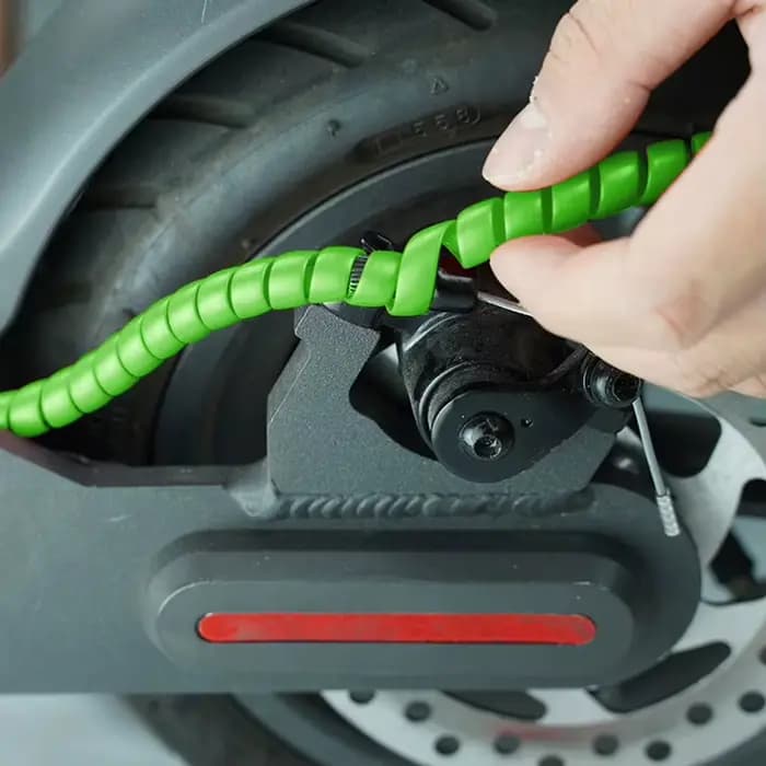 Fil caché de frein de scooter-câble de protection de fil de moteur de 1